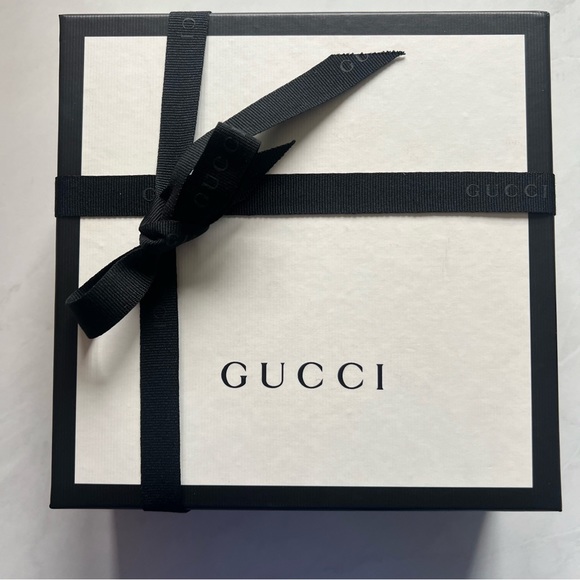 *SOLD* Gucci Thin Belt with Double G Buckle in Porcelain Rose - Picture 10 of 11